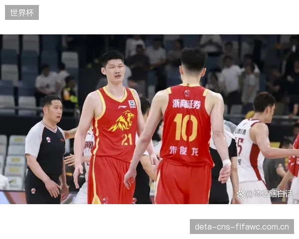 刚刚结束CBA总决赛的胡金秋和朱俊龙，将马不停蹄参加国家队集训。